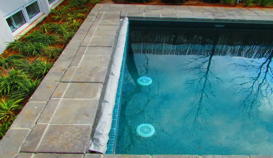 פתרונות מסגרות לבריכות