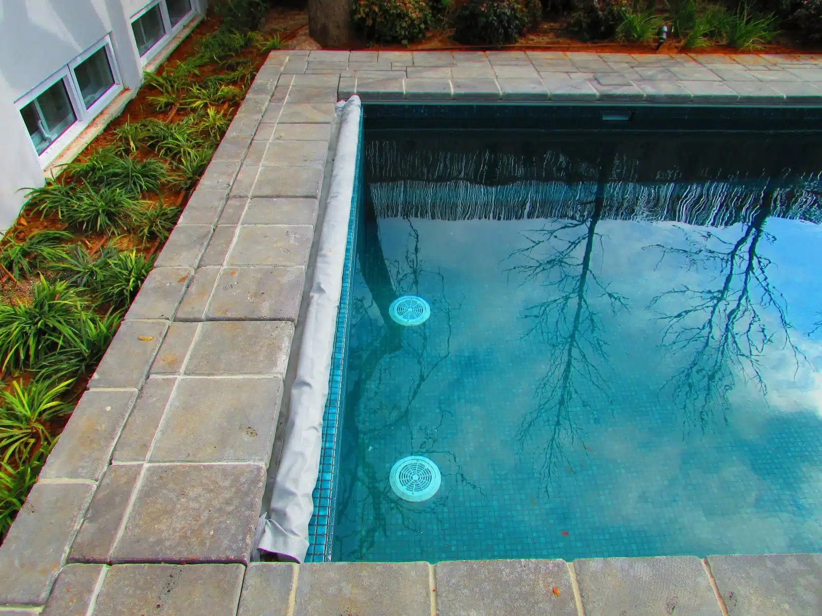 פתרונות לחדרי שירות