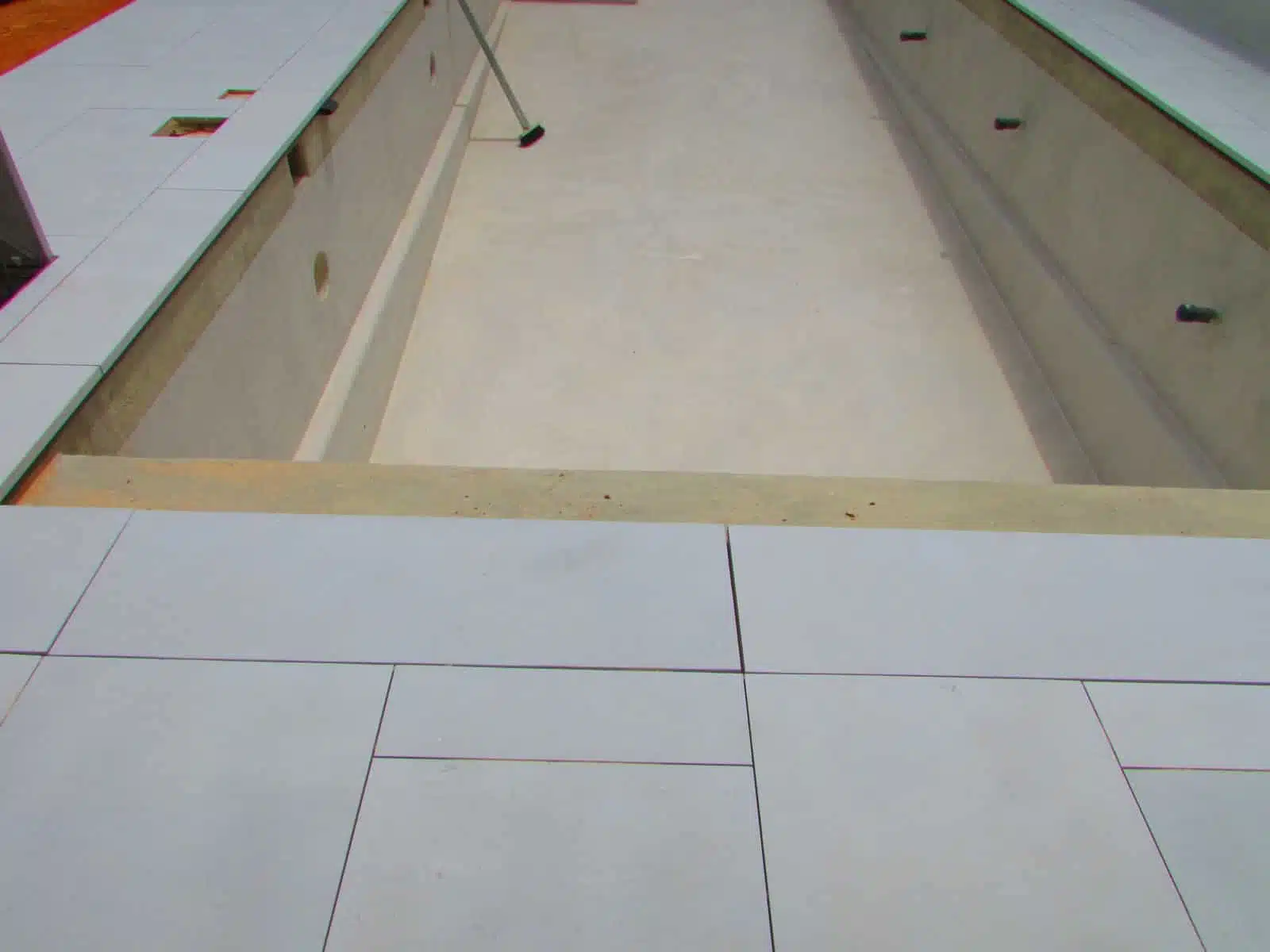 פתרונות לחדרי שירות