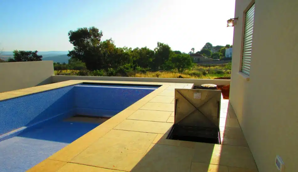 מכסים לחדר מכונות