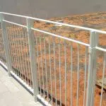 גדר נשלפת לבריכה