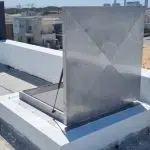 דלת יציאה לגג