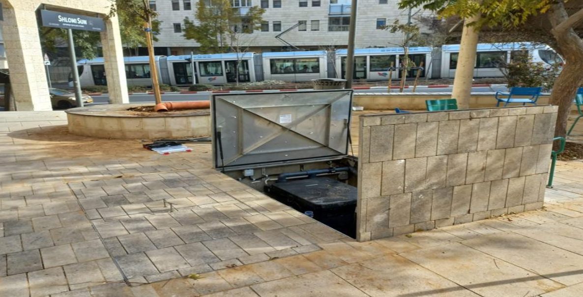 מכסה דו כנפי