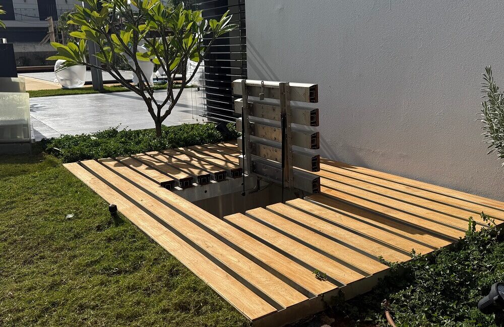 סבכה - חיפוי לחצר אנגלית