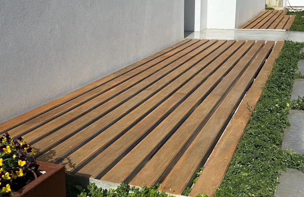 סבכה - חיפוי לחצר אנגלית