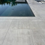 מכסים גדולים לקווי ריצוף ללא קנטים עם מפתח סמוי בצורת טרפז