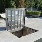 מכסים גדולים לקווי ריצוף ללא קנטים עם מפתח סמוי בצורת טרפז