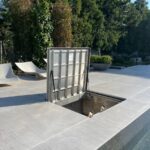 מכסים גדולים לקווי ריצוף ללא קנטים עם מפתח סמוי בצורת טרפז