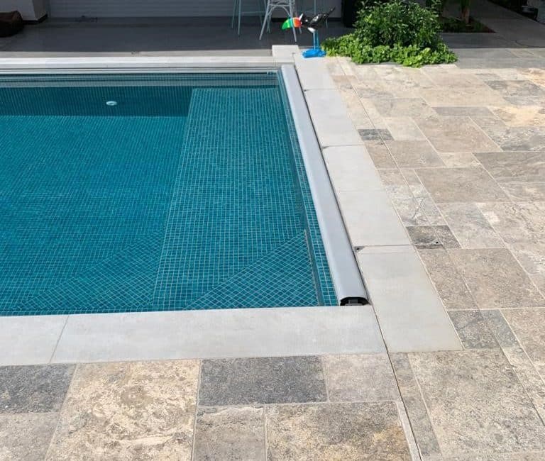 ROL - S = מערכת חיפוי תא גלילה "ברזנט" לבריכת סקימר