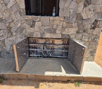 דלת לחיפוי חנוכיית מים